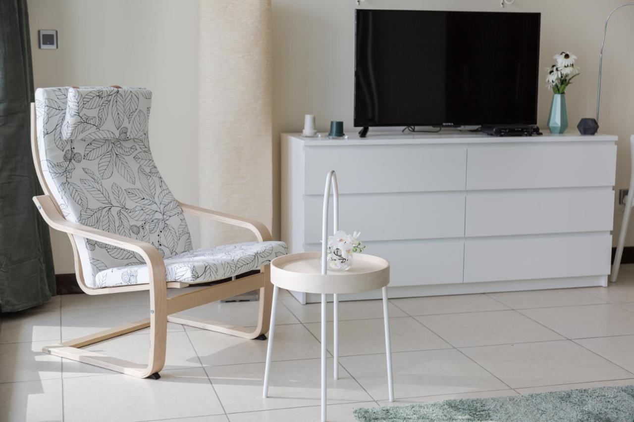 Higuests - Cozy Studio With Panoramic Views On The Lake Apartment ดูไบ ภายนอก รูปภาพ